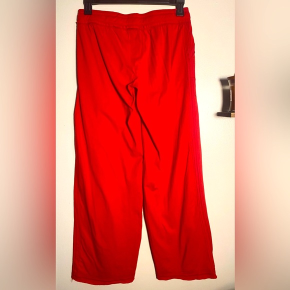 Georgia Bulldogs wide leg pants with pockets and pull string waist. - Picture 3 of 9